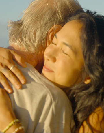 Kailea gives Alfie and departing hug.